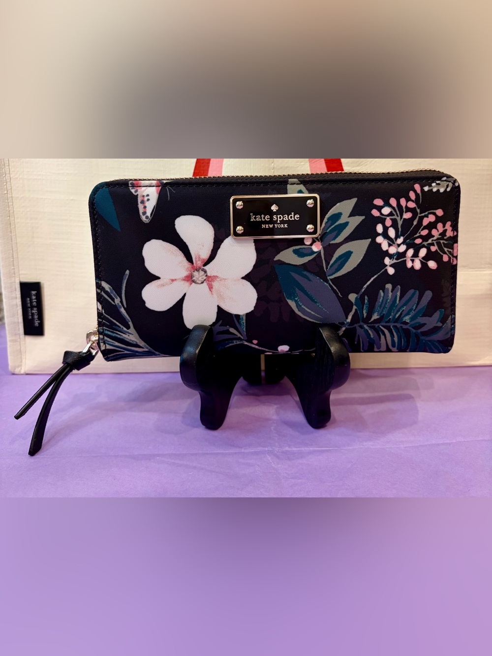NWT KATE SPADE BUNDLE
Wallet/Passport Holder/Tote - Black, Pink, White - Picture 4 of 16